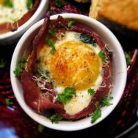 Baked Eggs with Bacon and Spinach_image