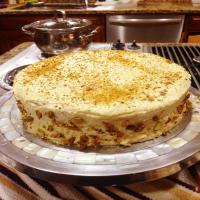 Pistachio Cake With White Chocolate Buttercream_image