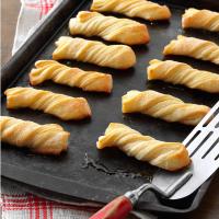 Evelyn's Sour Cream Twists_image