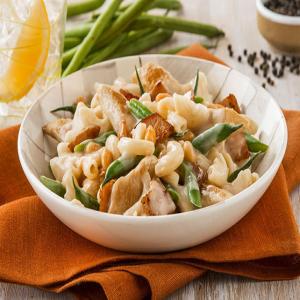 Cashew Chicken with Green Beans image