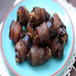 Bacon-Wrapped Chocolate Chipotle Dates_image