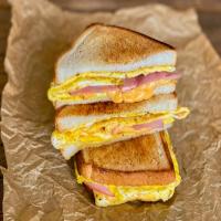 One-Pan Ham, Egg and Cheese Breakfast Sandwich_image