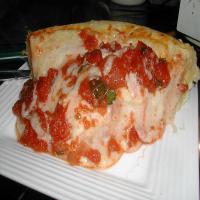 Deep Dish Spinach and Mozzarella Pizza_image