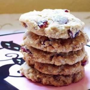 Chewy Oatmeal Cherry Toffee Crisps image