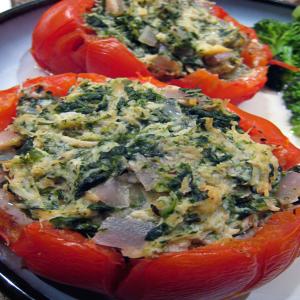 Baked Tomatoes Stuffed With Chicken and Spinach_image