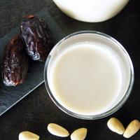 Simple Almond Milk_image