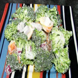 Fresh Broccoli and Apple Salad_image