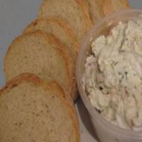 Blue Cheese Herb Spread on French Garlic Toast_image