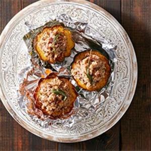 Stuffed Squash with Bacon, Dates and Sage_image