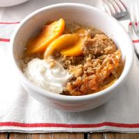 Slow-Cooker Peach Crumble_image