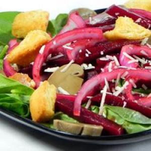 Nicole's Balsamic Beet and Fresh Spinach Salad_image