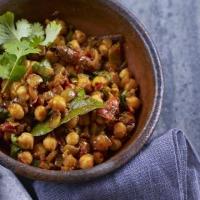 Curried chickpeas image