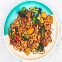 Chinese Chicken and Cashew Noodles_image