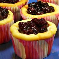 Cream Cheese Cupcakes with Sour Cream Topping_image