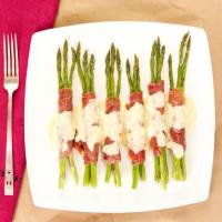 Asparagus Wrapped in Prosciutto with Beurre Blanc image