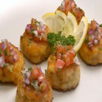 Seafood Cakes with Creme Fraiche Dipping Sauce_image