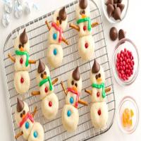 Candy-Kissed Snowman Cookies_image