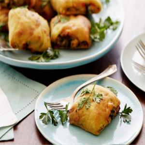 Spinach and Smoked Salmon Cocktail Knishes_image