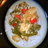 Crock Pot Chicken and Peppers With Gravy over Rice_image