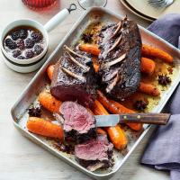Rack of venison, roasted carrots & forager sauce_image