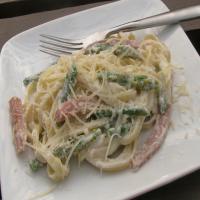 Creamy Ham and Asparagus Tagliatelle_image