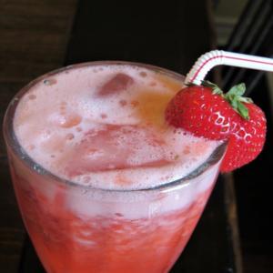 Nif's Refreshing Strawberry Lemonade_image