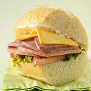 DELI DELUXE® Sub Sandwich_image