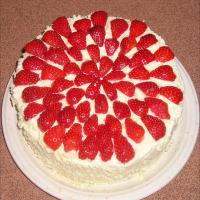 Strawberry and Cream Cake_image