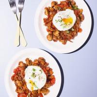 Mushroom hash with poached eggs_image
