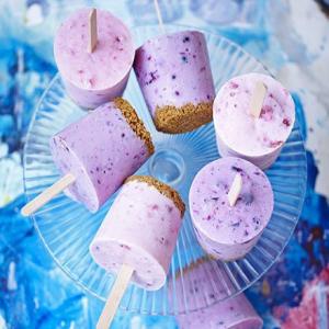 Frozen berry & gingernut yogurt pops_image
