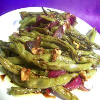 Roasted Green Beans With Onions and Walnuts_image