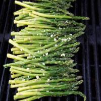 Grilled Asparagus w/ lemon and garlic_image