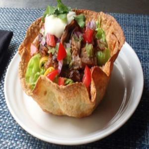 Crispy Basket Burritos (Baked Tortilla Bowls)_image