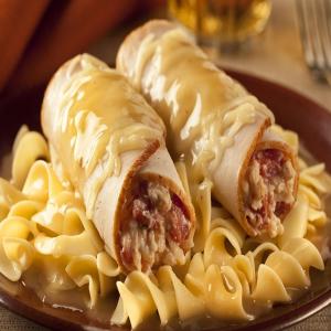 Stuffed Turkey Rolls and Noodles with Gravy_image