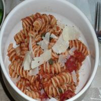 Fusilli With Tuna and Tomato Sauce_image