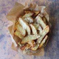 Air fryer cheese chips_image