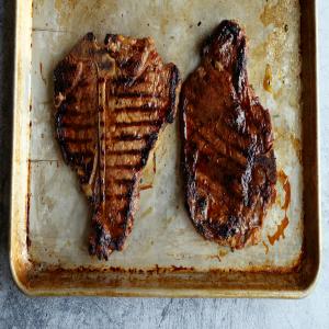 Grilled T-Bone Steaks_image