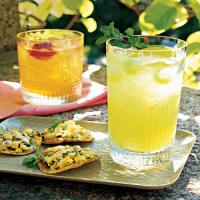Honeydew Mojitos with Melon Balls and Mint_image
