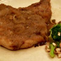 Pork Chops with Apple Sauce and Onions_image