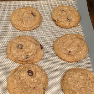 Whole White Wheat and Honey Chocolate Chip Cookies_image