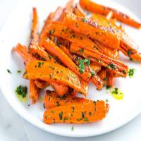 Roasted Carrots with Garlic Parsley Butter_image