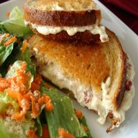 Grilled Bacon and Bleu Sandwiches_image