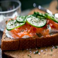 Smoked Salmon Sandwich With Goat Cheese_image
