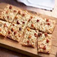 Crispy Bacon-Flatbread Pizza Recipe image