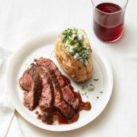 Steak With Blue Cheese Potatoes_image