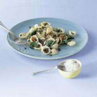 Orecchiette with Lentils, Onions, and Spinach_image