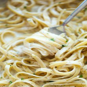 Garlic Parmesan Pasta Recipe - (4.5/5)_image