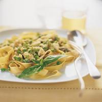 Pasta with Peas, Crab, and Basil_image