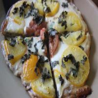 Fresh Mozzarella and Basil Pizza_image
