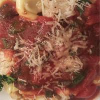 Cheese Tortellini with Spinach_image